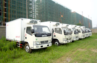 東風(fēng)多利卡4米冷藏車(chē)批量交付，疫苗、海鮮、冷飲專(zhuān)用冷藏車(chē)。